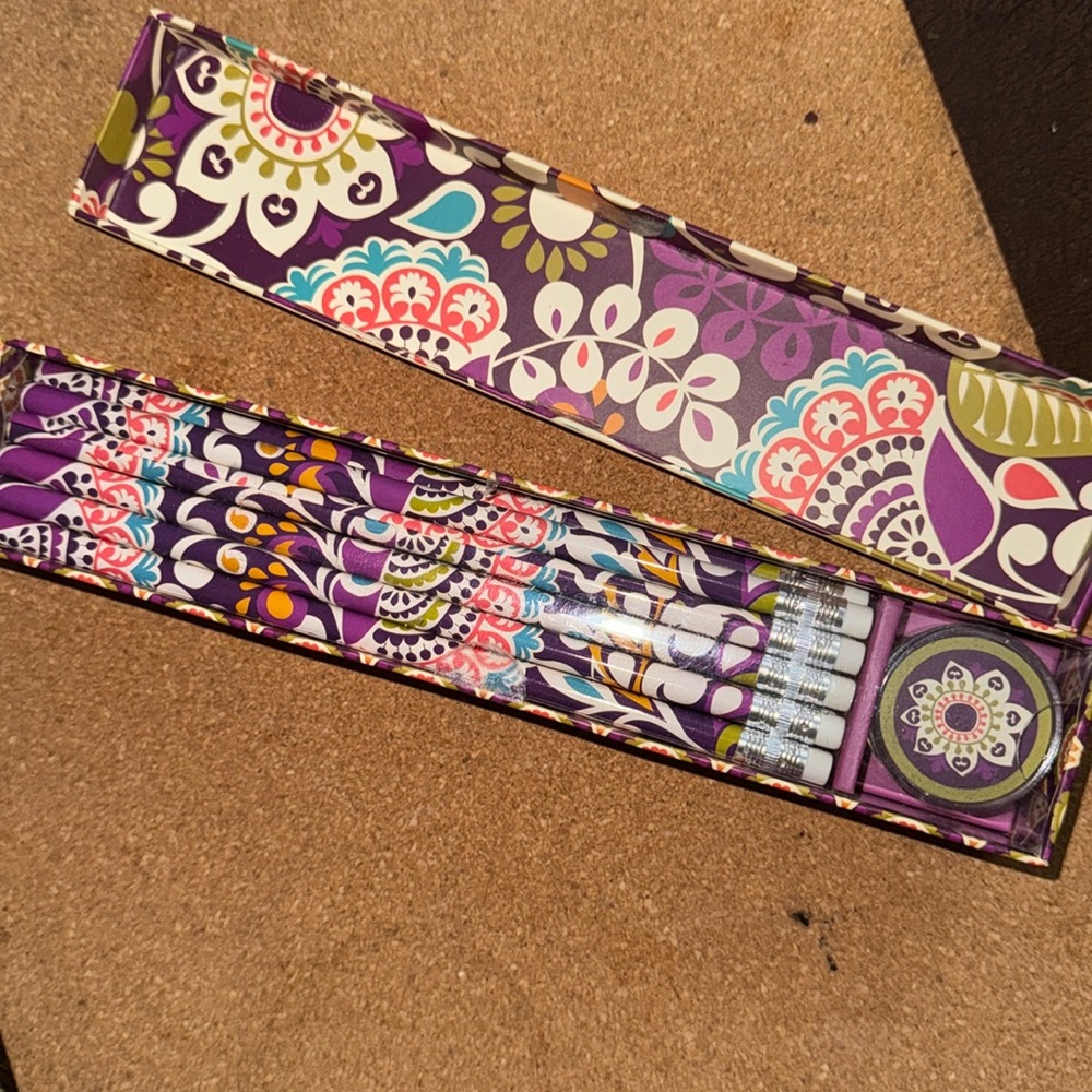 NWT  Vera Bradley pencil set